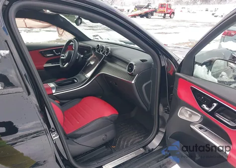 2024 Mercedes-Benz Glc 300 4Matic Suv z USA, uszkodzony, nr VIN W1NKM4HB9RF140979